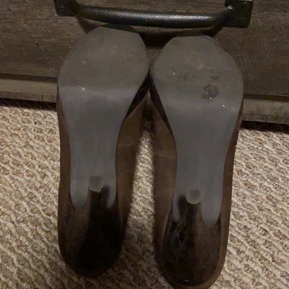 Shoes - Picture 3 of 3